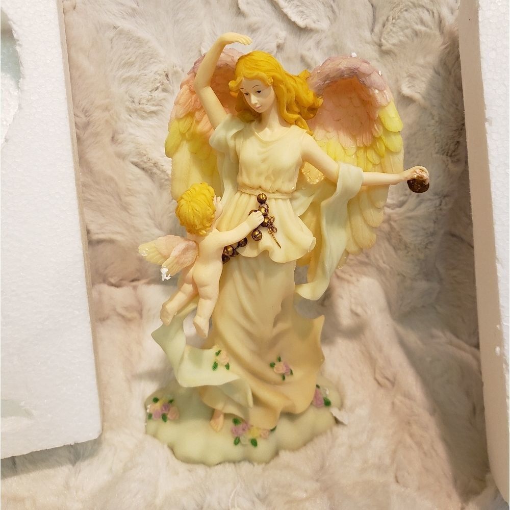 Angel   - Picture 2 of 8
